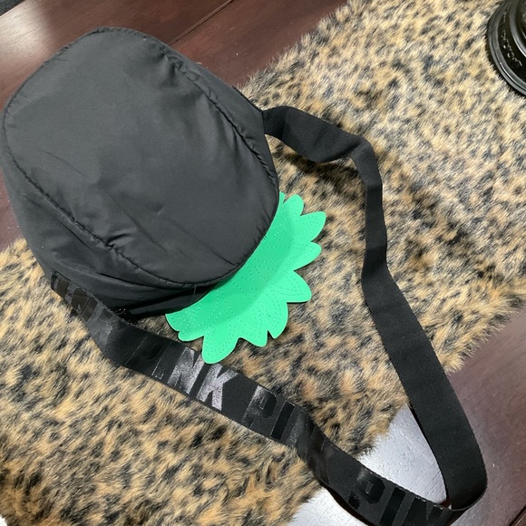 PINK BY VS PINEAPPLE INSULATED COOLER - Picture 3 of 7